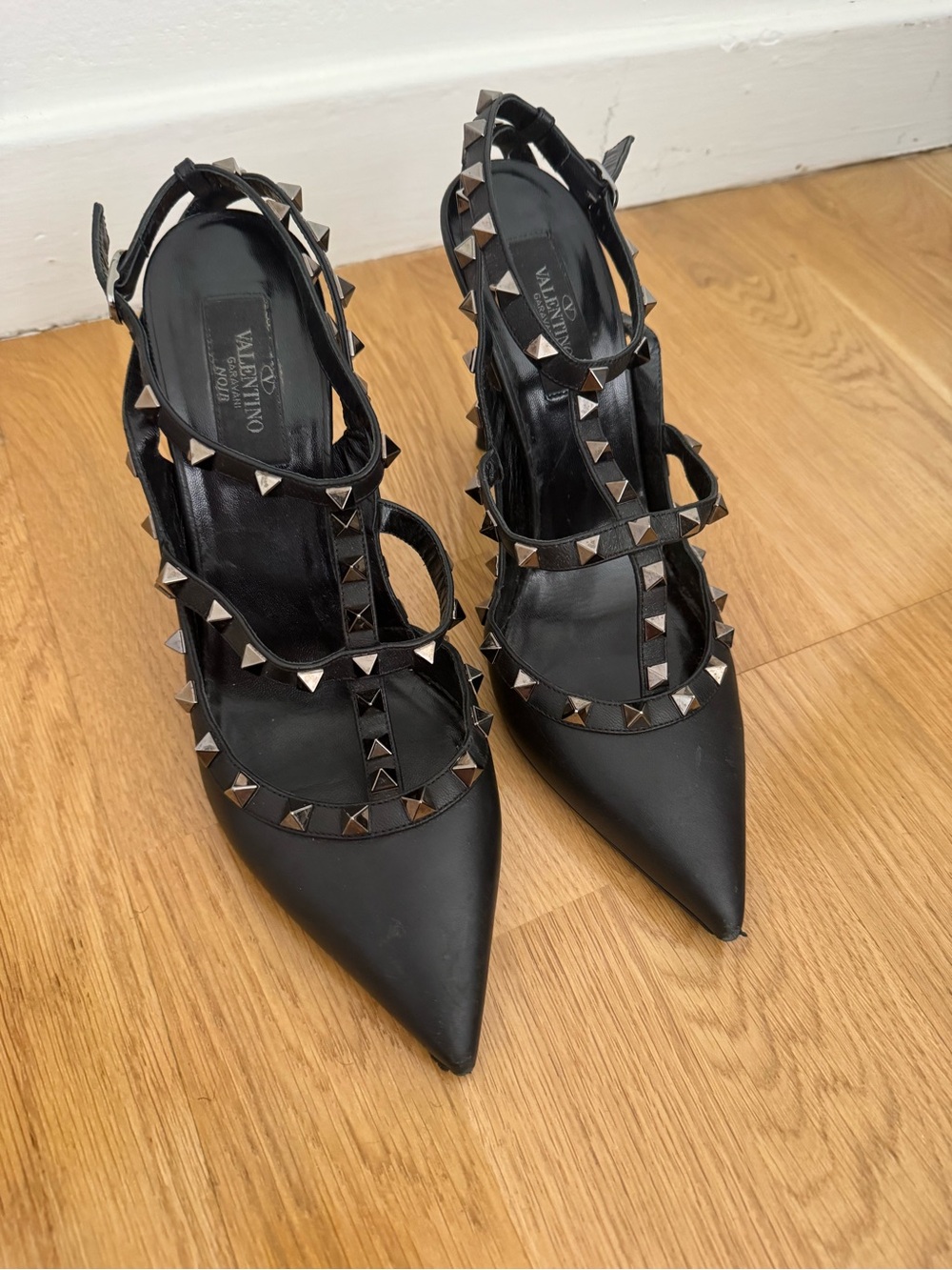 Valentino Garavani Black Rockstud Pointed Pumps